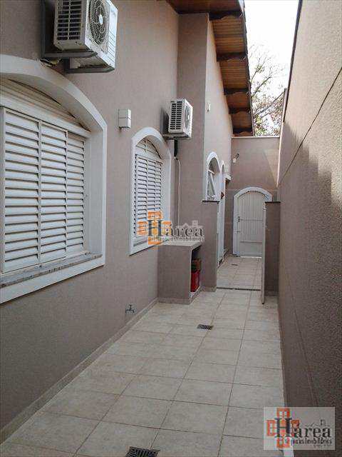 Casa à venda com 3 quartos, 220m² - Foto 23