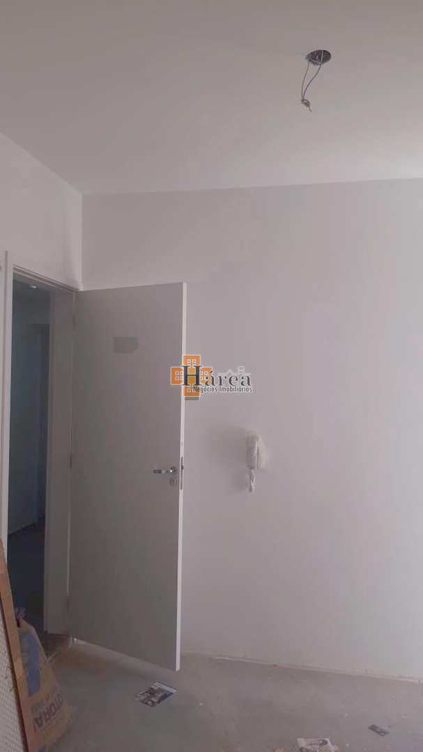 Apartamento à venda com 2 quartos, 67m² - Foto 2