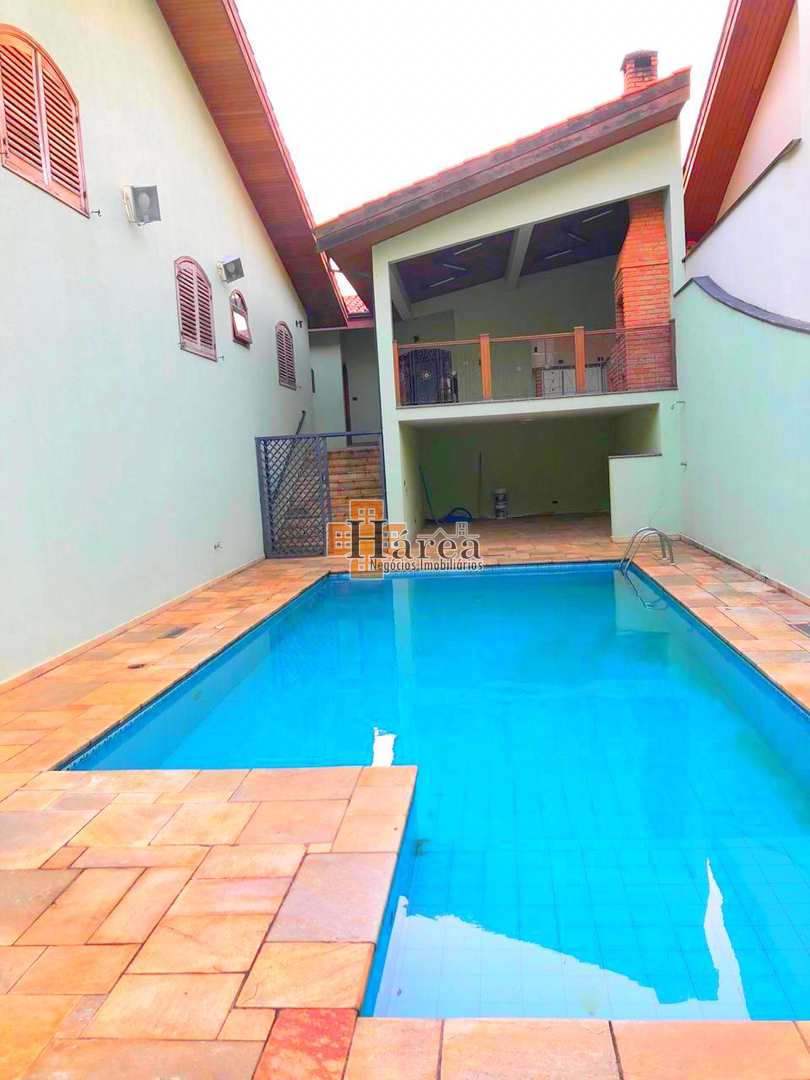 Sobrado à venda com 5 quartos, 535m² - Foto 1