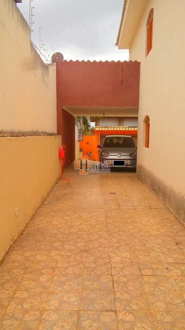 Sobrado à venda com 3 quartos, 240m² - Foto 38