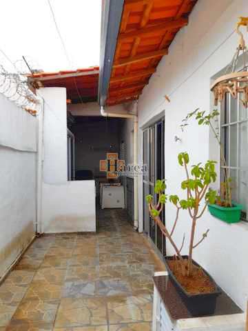 Casa à venda com 2 quartos, 110m² - Foto 9