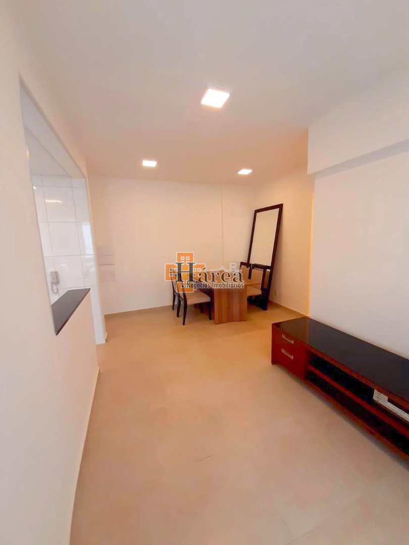 Apartamento à venda com 3 quartos, 80m² - Foto 4