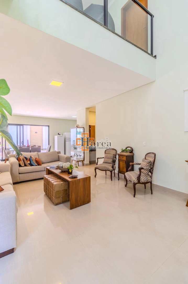 Sobrado à venda com 3 quartos, 270m² - Foto 3