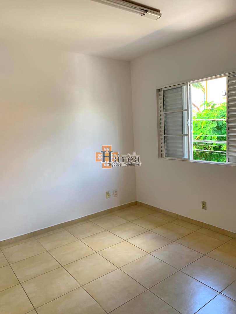 Casa para alugar com 3 quartos, 180m² - Foto 9