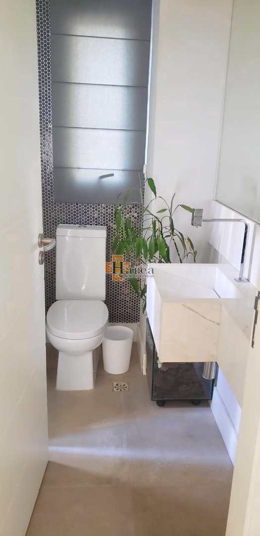 Apartamento para alugar com 3 quartos, 199m² - Foto 8