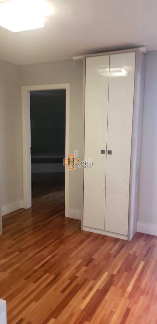 Apartamento para alugar com 3 quartos, 199m² - Foto 9