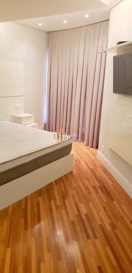 Apartamento para alugar com 3 quartos, 199m² - Foto 13