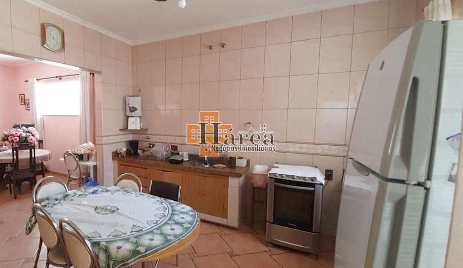 Casa à venda com 3 quartos, 235m² - Foto 15