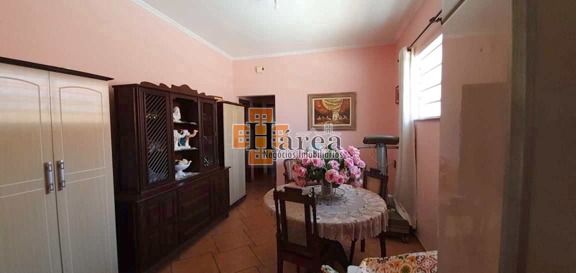 Casa à venda com 3 quartos, 235m² - Foto 9