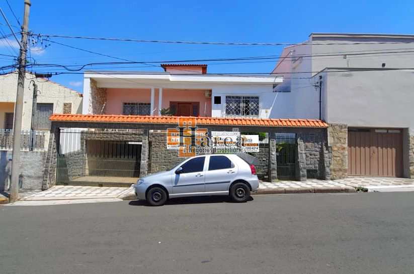 Casa à venda com 3 quartos, 235m² - Foto 1