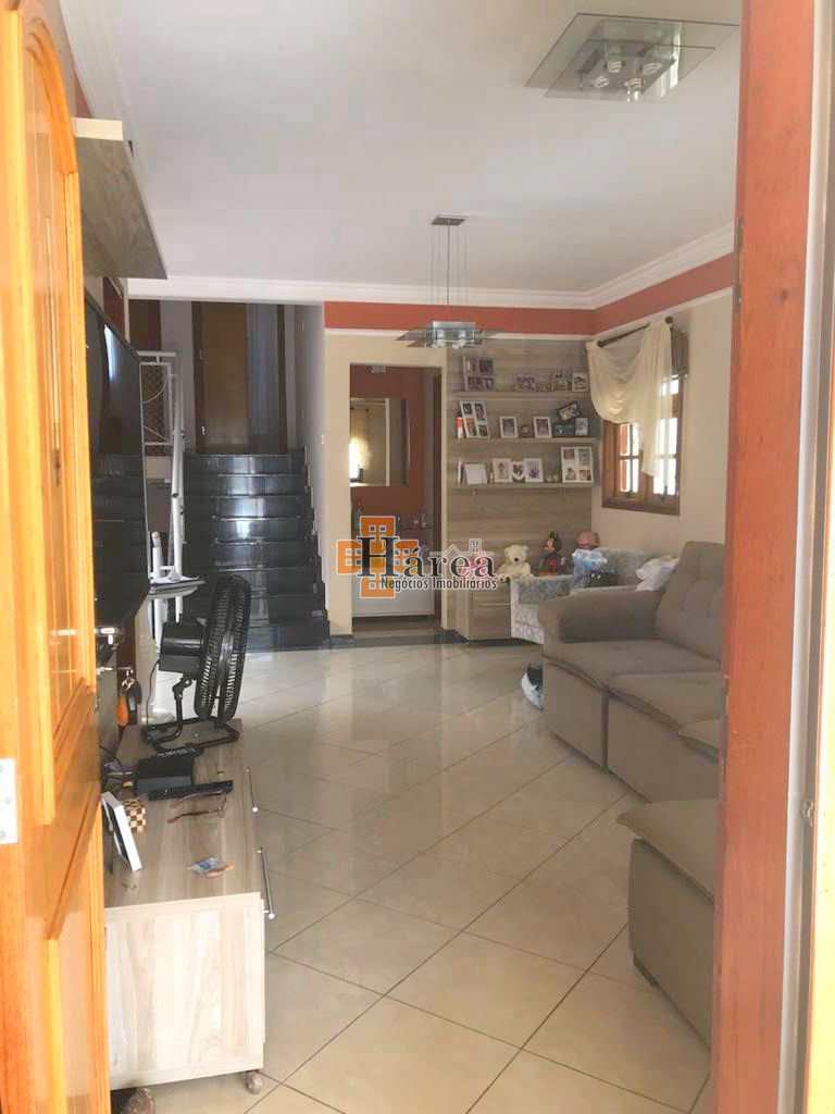 Casa à venda com 4 quartos, 200m² - Foto 2