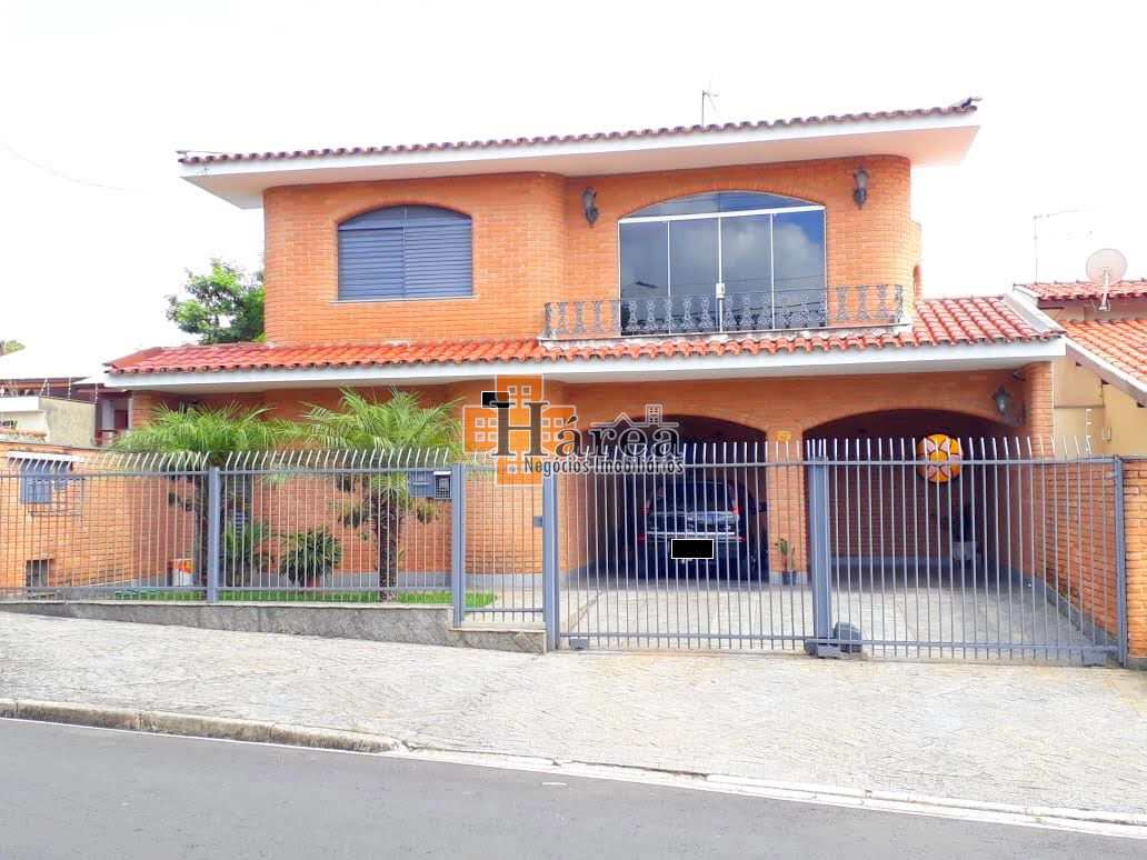 Sobrado à venda com 4 quartos, 214m² - Foto 1