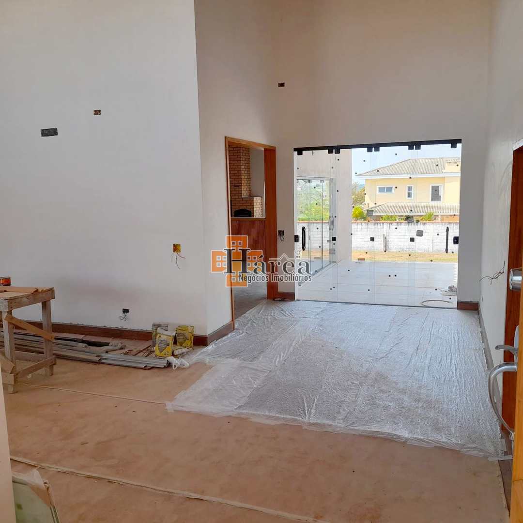 Casa de Condomínio à venda com 3 quartos, 220m² - Foto 3