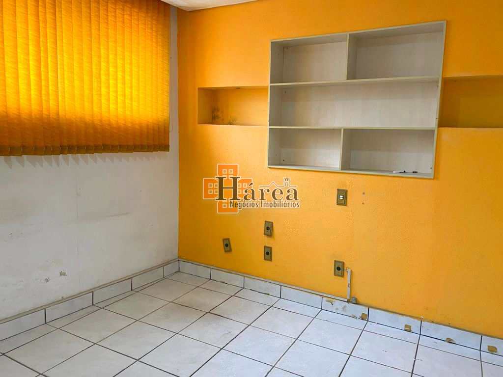 Casa à venda com 3 quartos, 250m² - Foto 2