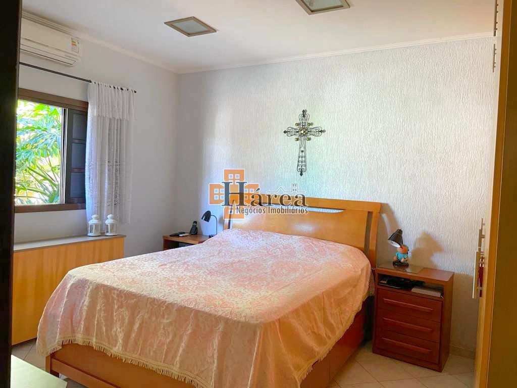 Casa à venda com 4 quartos, 270m² - Foto 11