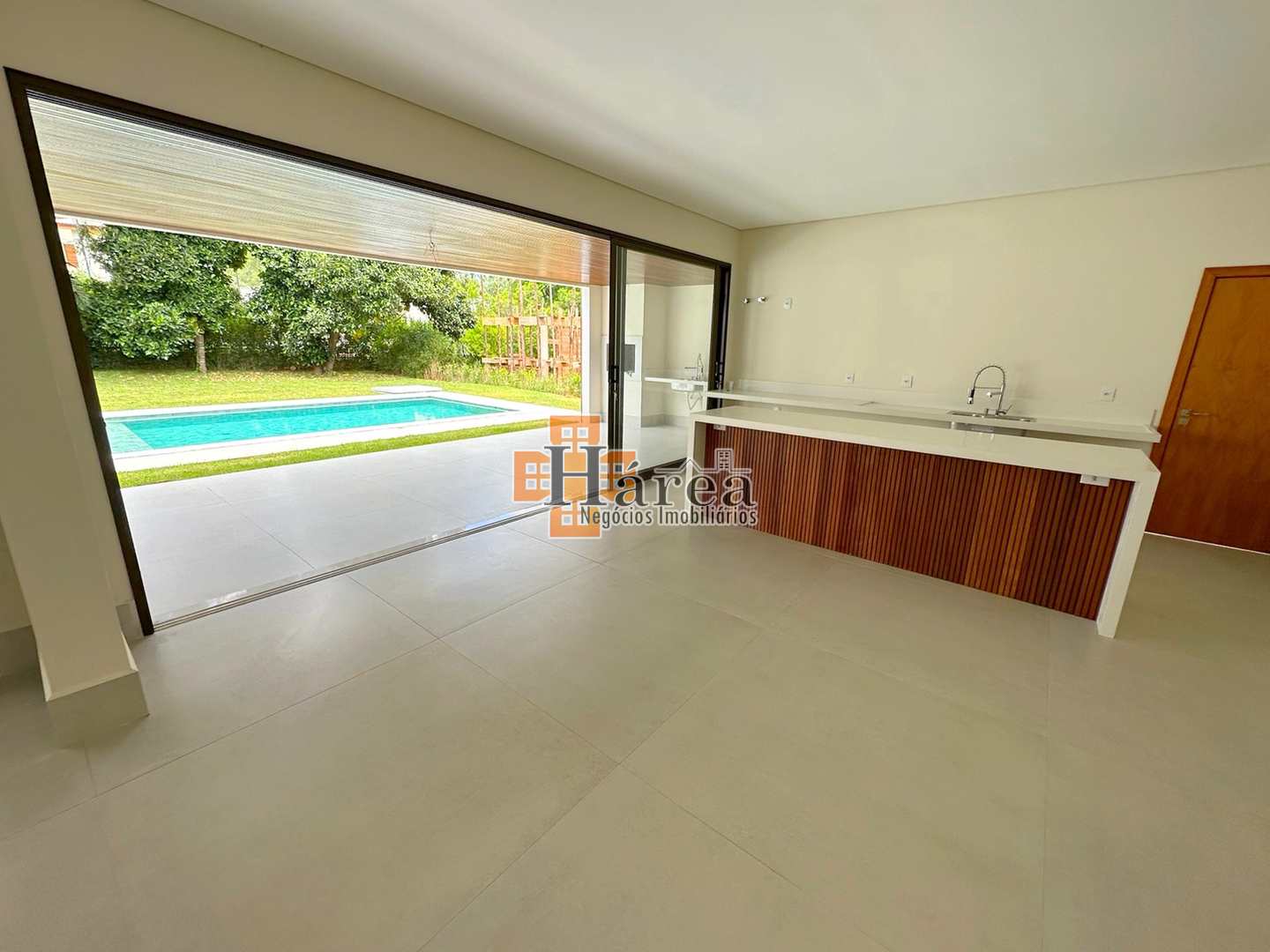 Casa de Condomínio à venda com 4 quartos, 355m² - Foto 6