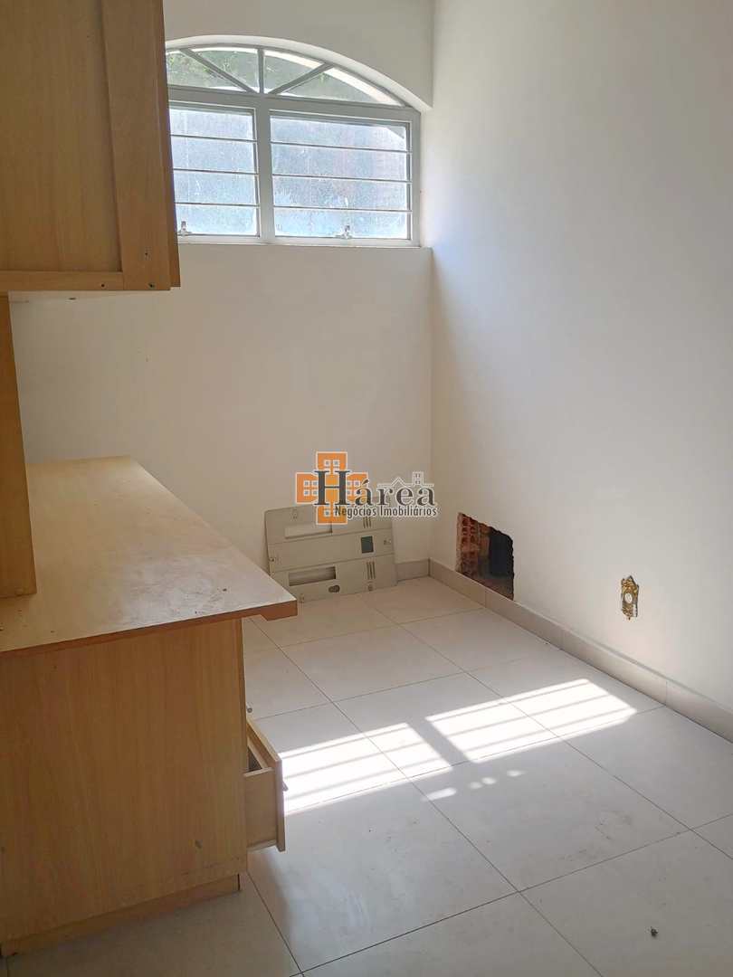 Casa para alugar com 3 quartos, 325m² - Foto 16