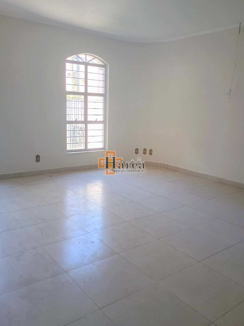 Casa para alugar com 3 quartos, 325m² - Foto 11