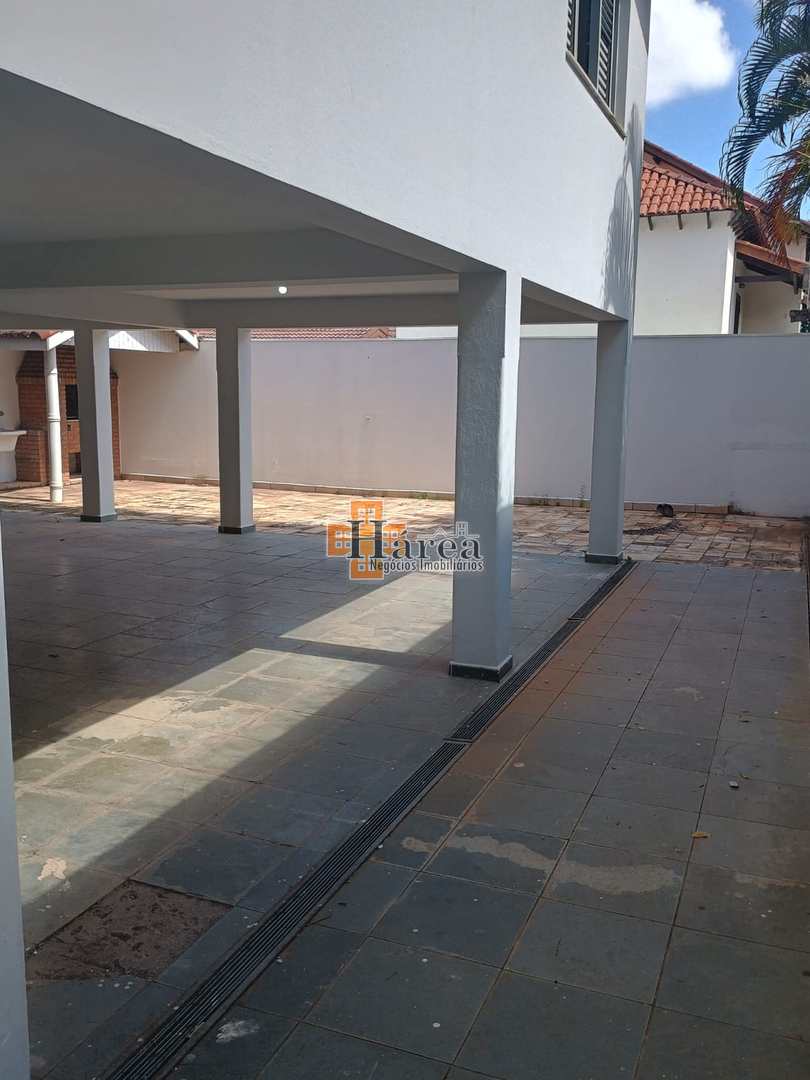 Casa para alugar com 3 quartos, 325m² - Foto 49