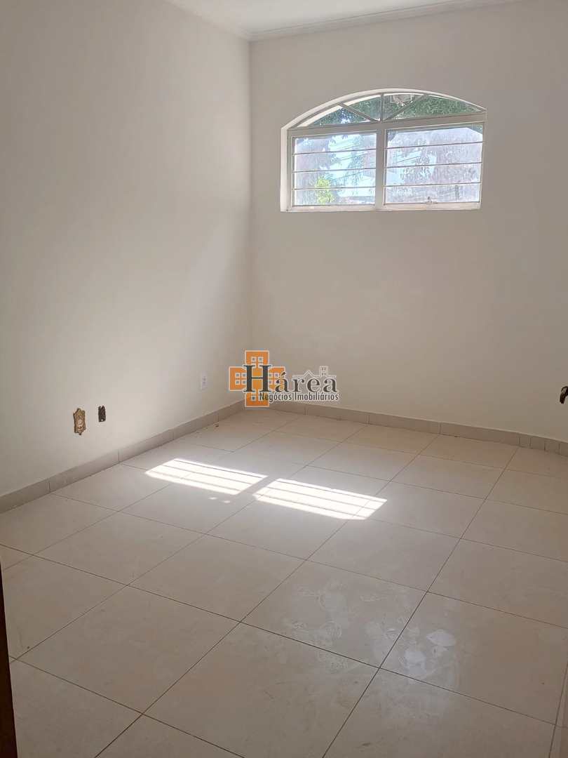 Casa para alugar com 3 quartos, 325m² - Foto 18