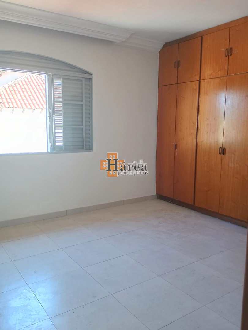 Casa para alugar com 3 quartos, 325m² - Foto 24