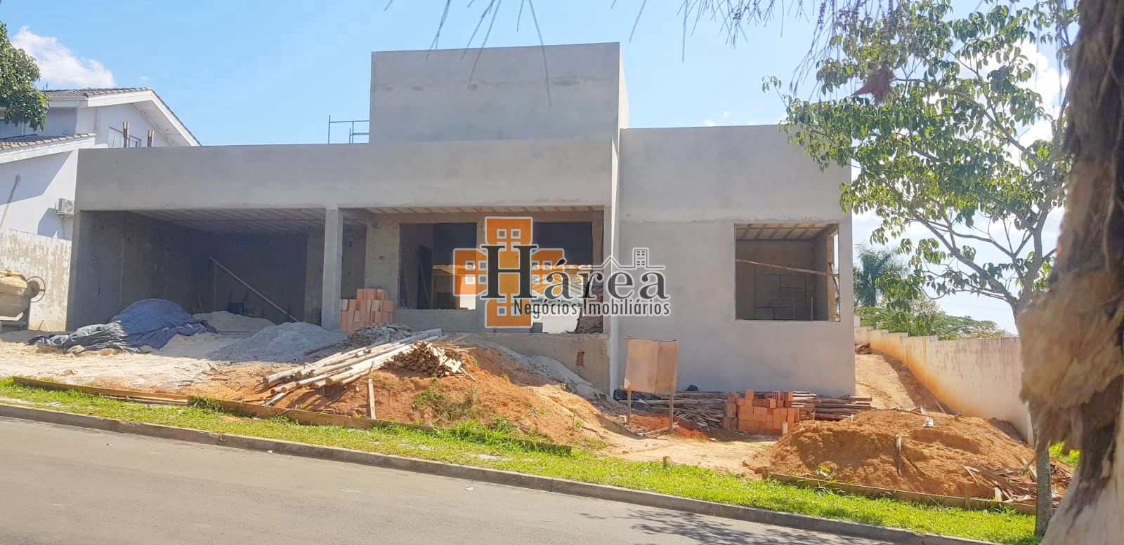 Casa de Condomínio à venda com 4 quartos, 400m² - Foto 1