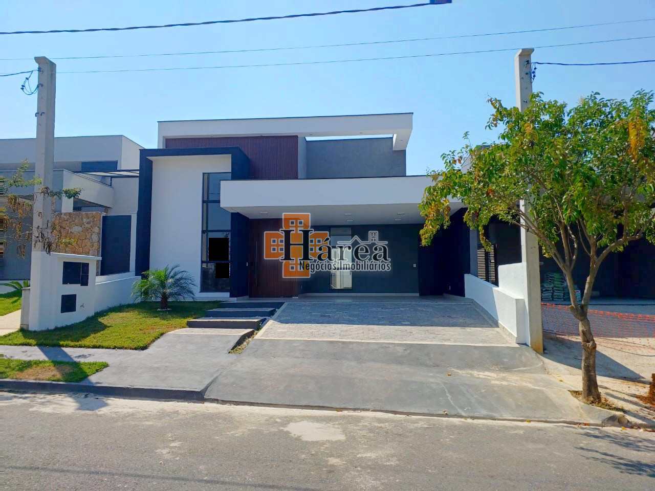 Casa de Condomínio à venda e aluguel com 3 quartos, 176m² - Foto 1