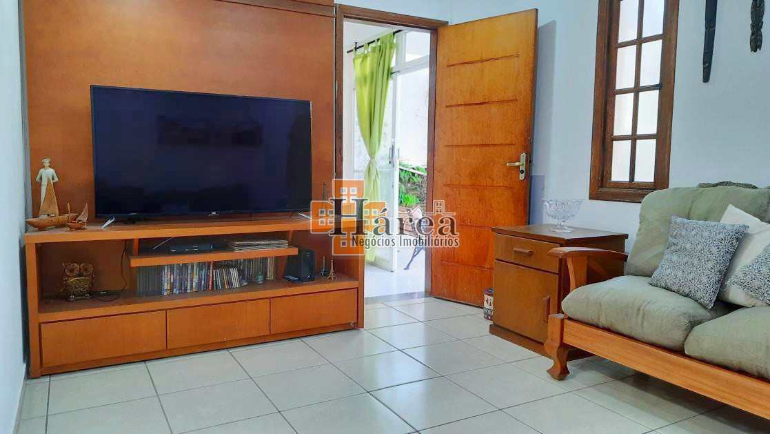 Sobrado à venda com 4 quartos, 271m² - Foto 2