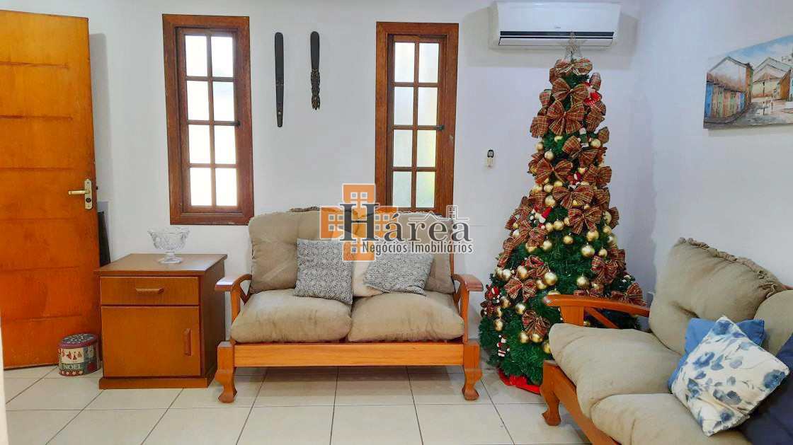 Sobrado à venda com 4 quartos, 271m² - Foto 1