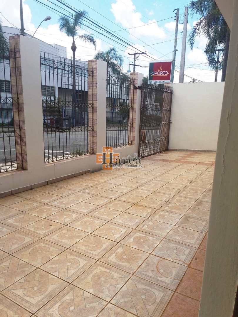 Casa à venda e aluguel com 5 quartos, 200m² - Foto 8