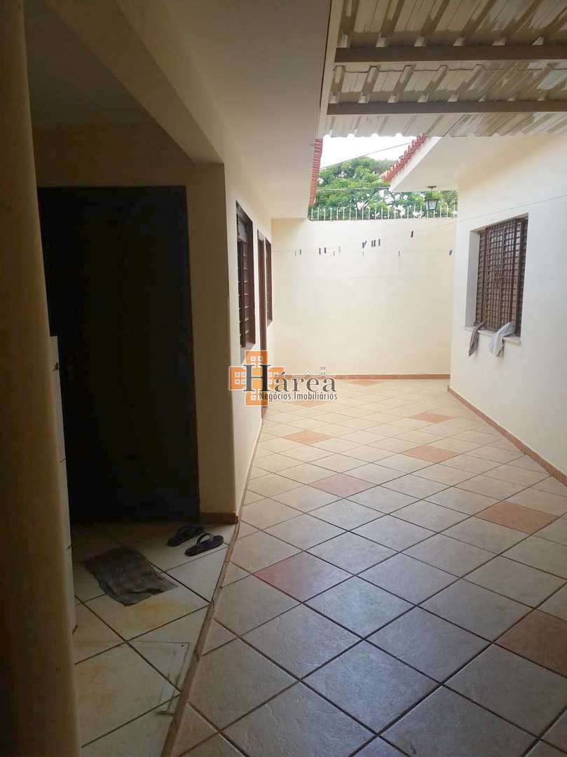 Casa à venda e aluguel com 5 quartos, 200m² - Foto 21