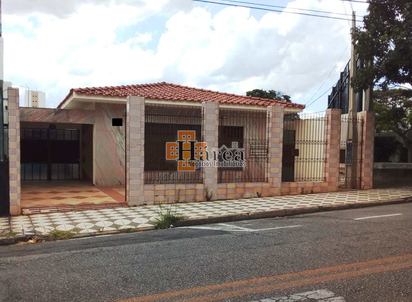 Casa à venda e aluguel com 5 quartos, 200m² - Foto 2