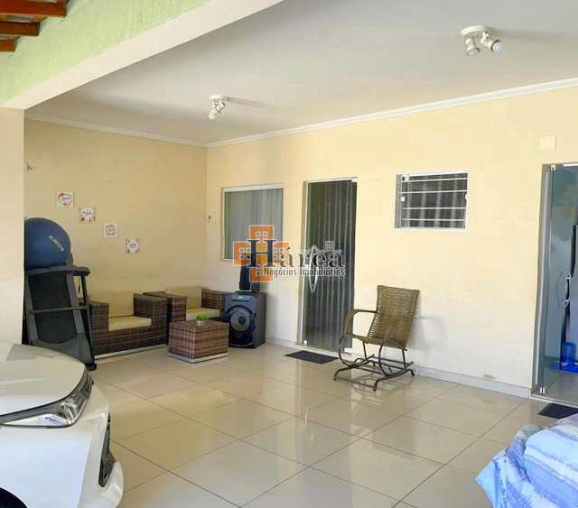 Casa à venda com 3 quartos, 170m² - Foto 1