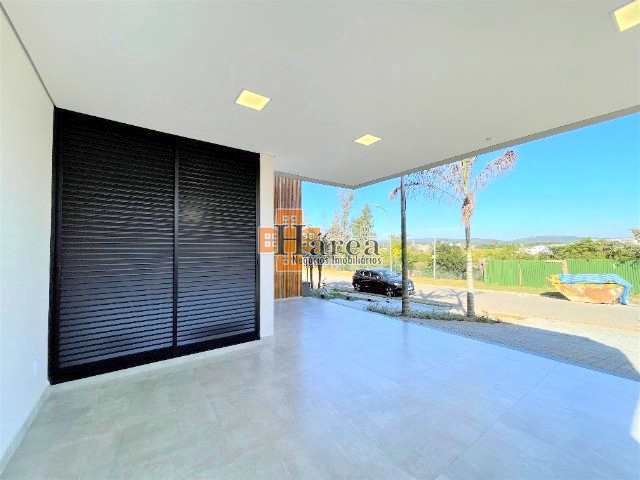 Casa de Condomínio à venda com 3 quartos, 250m² - Foto 2