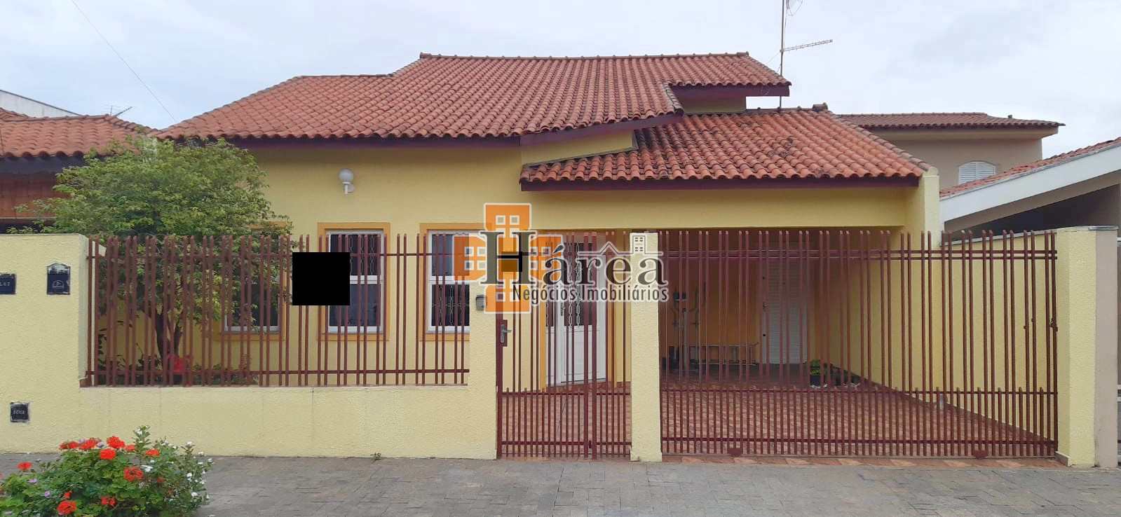 Casa à venda com 3 quartos, 151m² - Foto 1