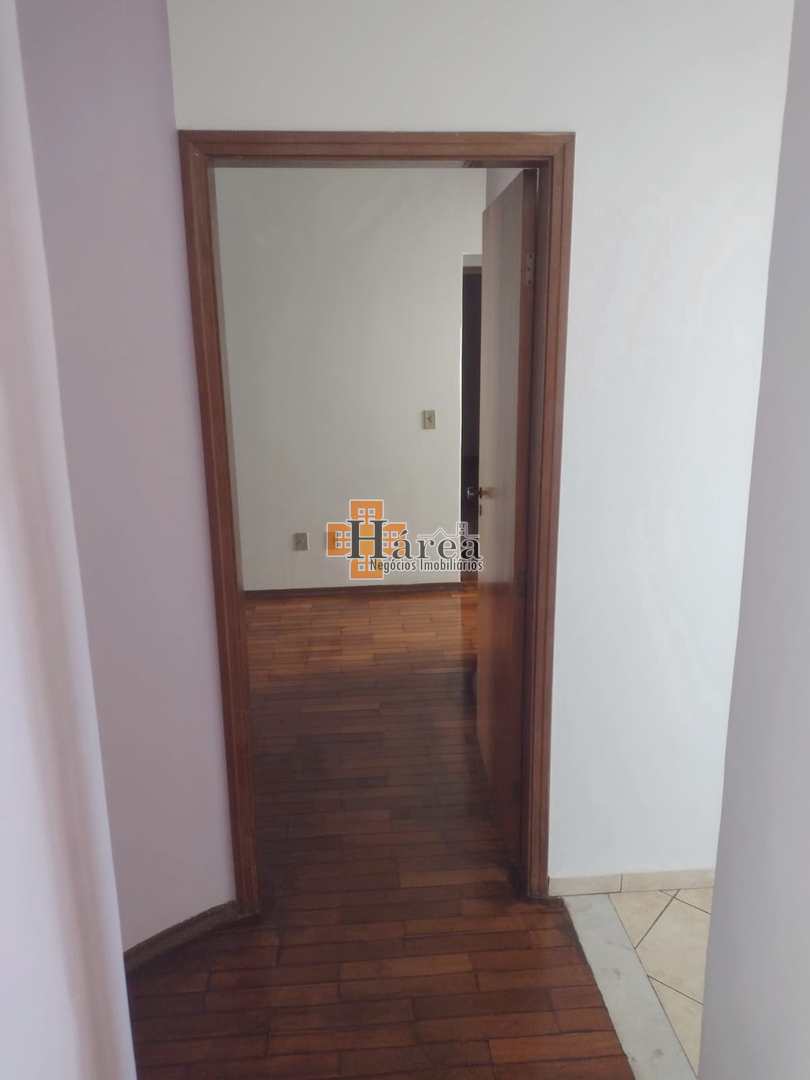 Apartamento à venda com 3 quartos, 231m² - Foto 19