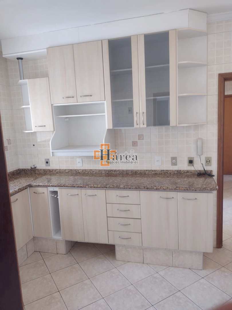 Apartamento à venda com 3 quartos, 231m² - Foto 13