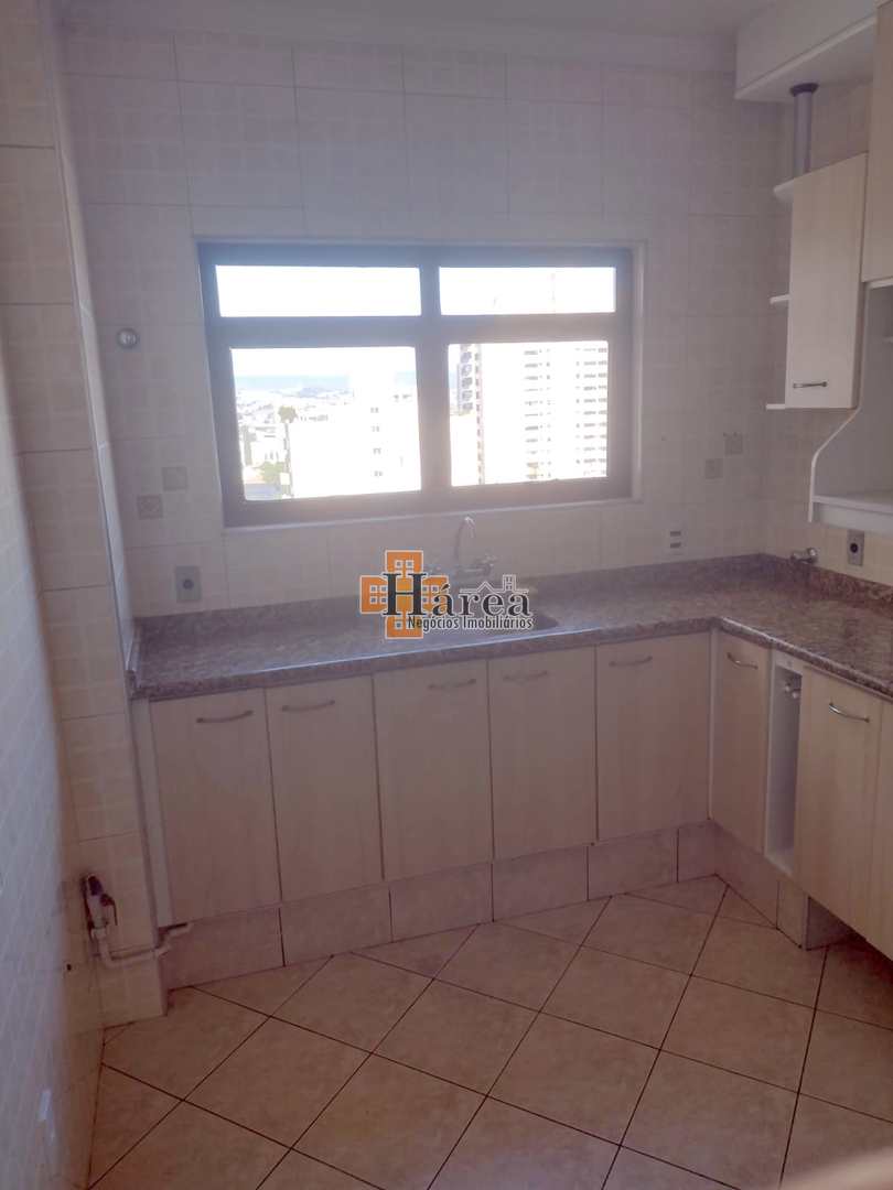 Apartamento à venda com 3 quartos, 231m² - Foto 14