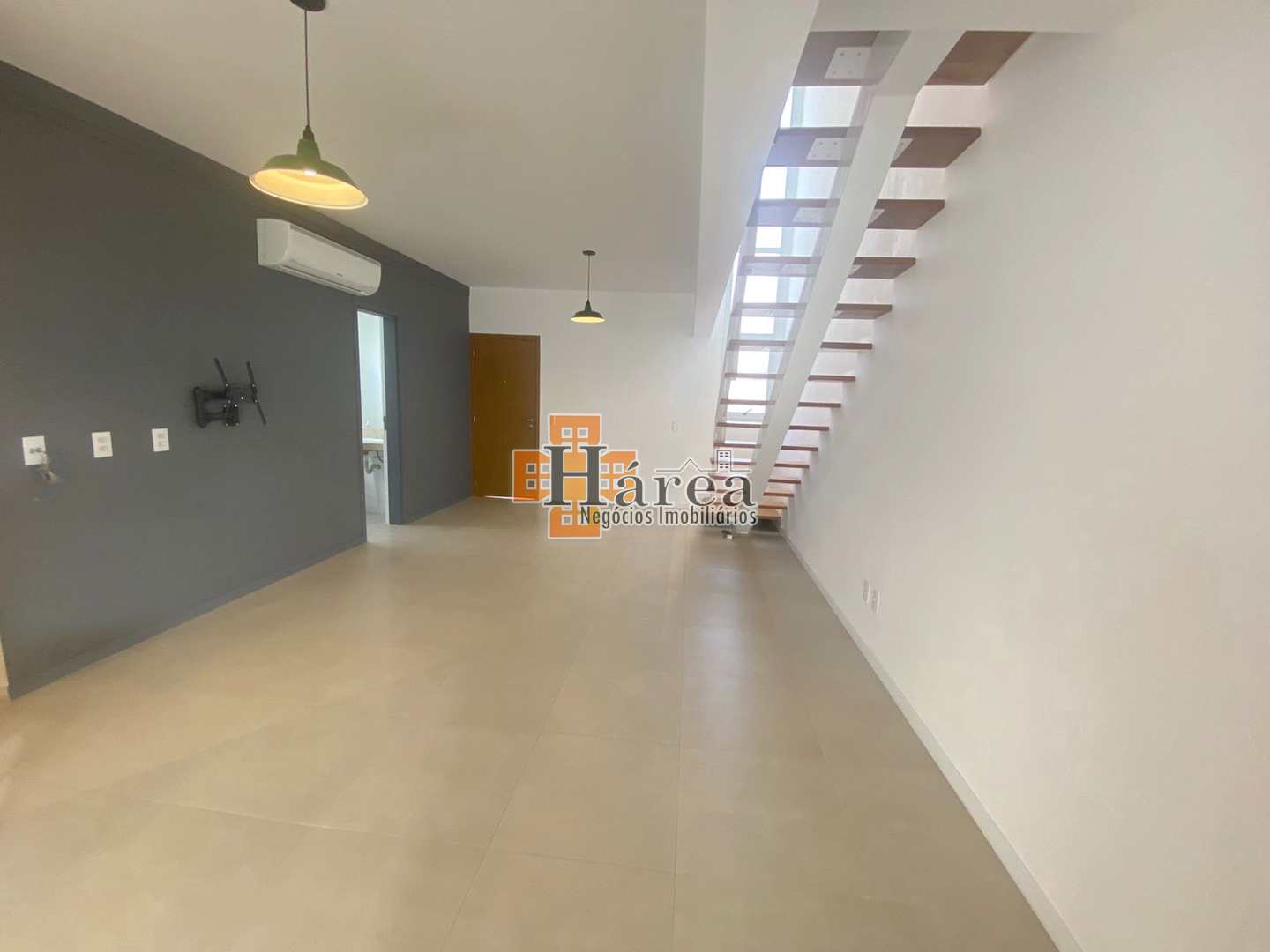 Sobrado à venda com 3 quartos, 140m² - Foto 1