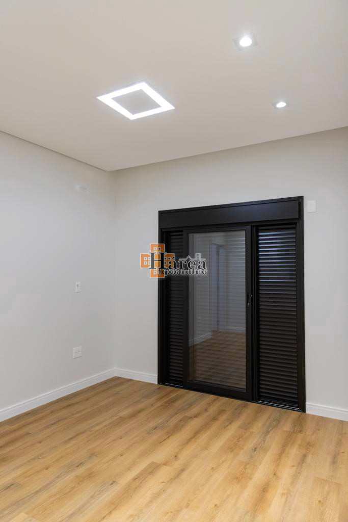 Casa de Condomínio à venda com 3 quartos, 217m² - Foto 3