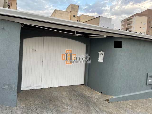 Casa à venda com 3 quartos, 106m² - Foto 1