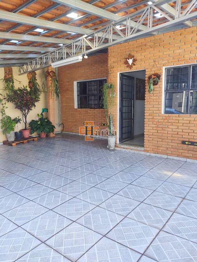 Casa à venda com 2 quartos, 220m² - Foto 2