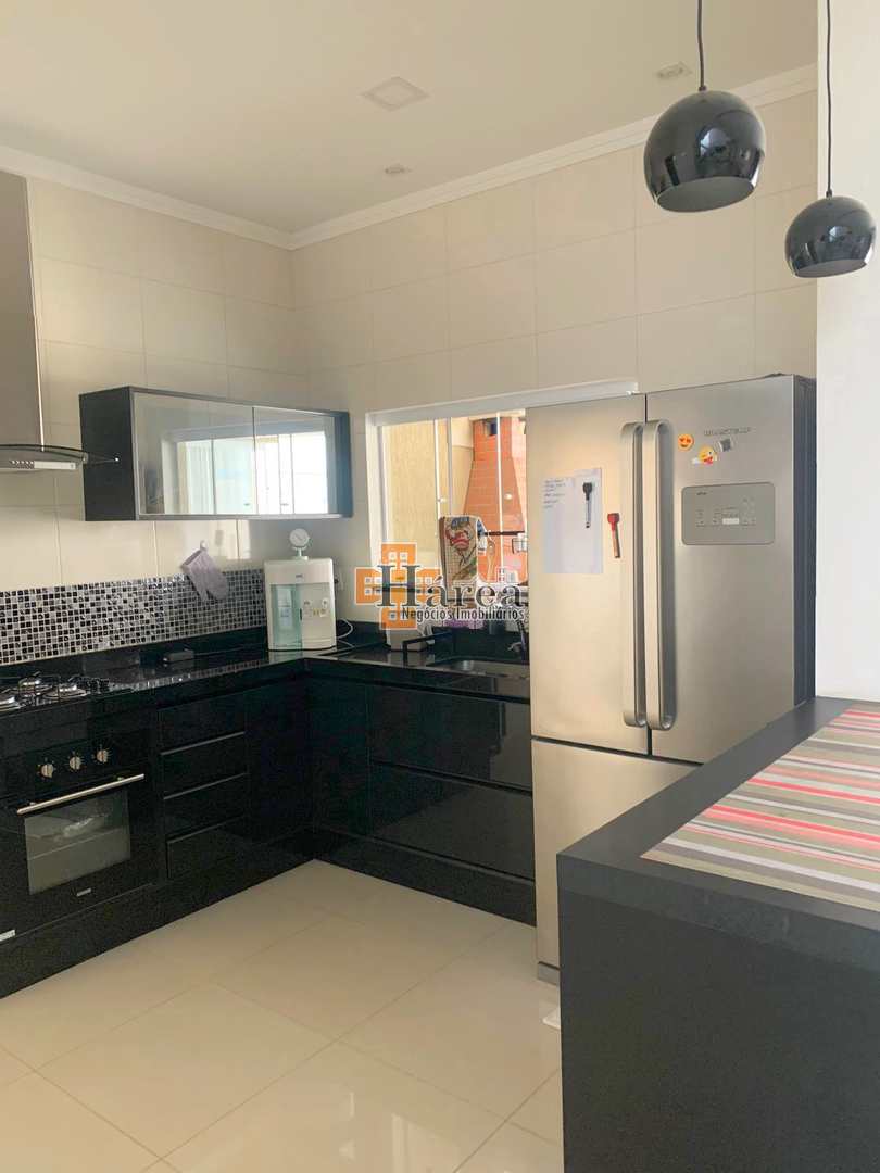 Sobrado à venda com 3 quartos, 230m² - Foto 49