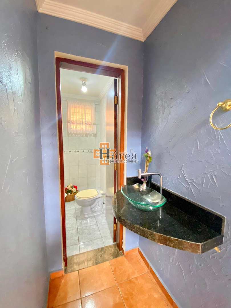 Sobrado à venda com 3 quartos, 304m² - Foto 4