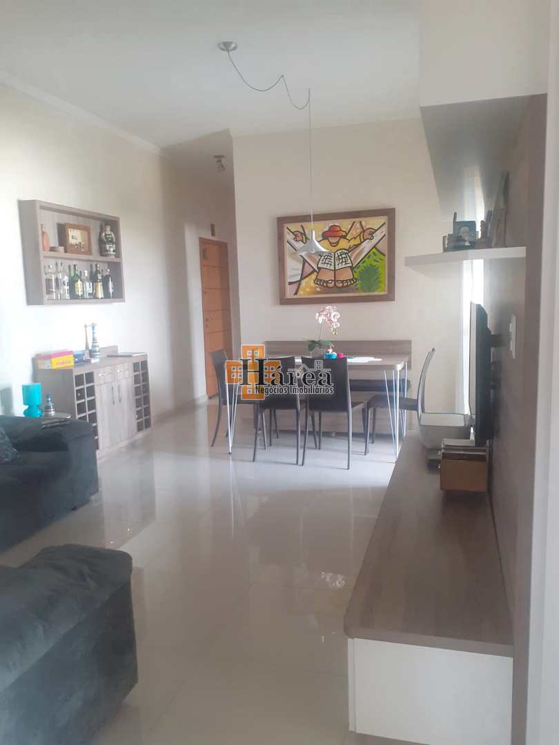 Apartamento à venda com 3 quartos, 80m² - Foto 2