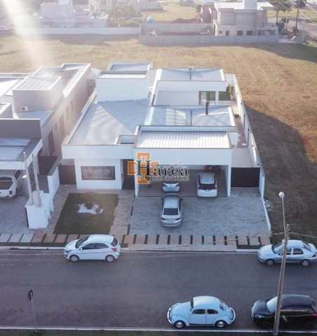 Casa de Condomínio à venda com 3 quartos, 310m² - Foto 1