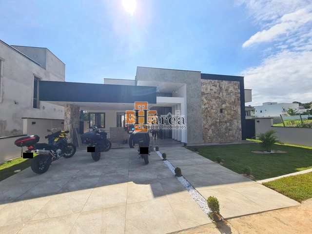 Casa de Condomínio à venda com 3 quartos, 225m² - Foto 1