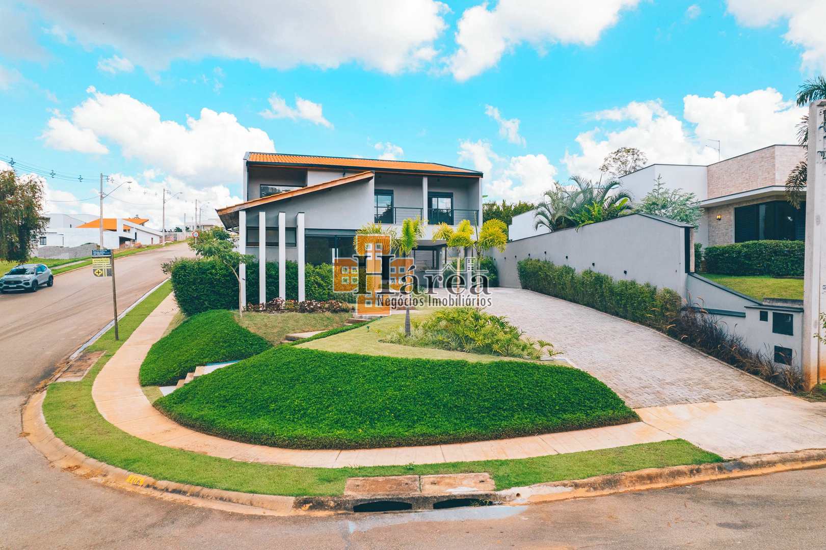 Sobrado à venda com 3 quartos, 358m² - Foto 2