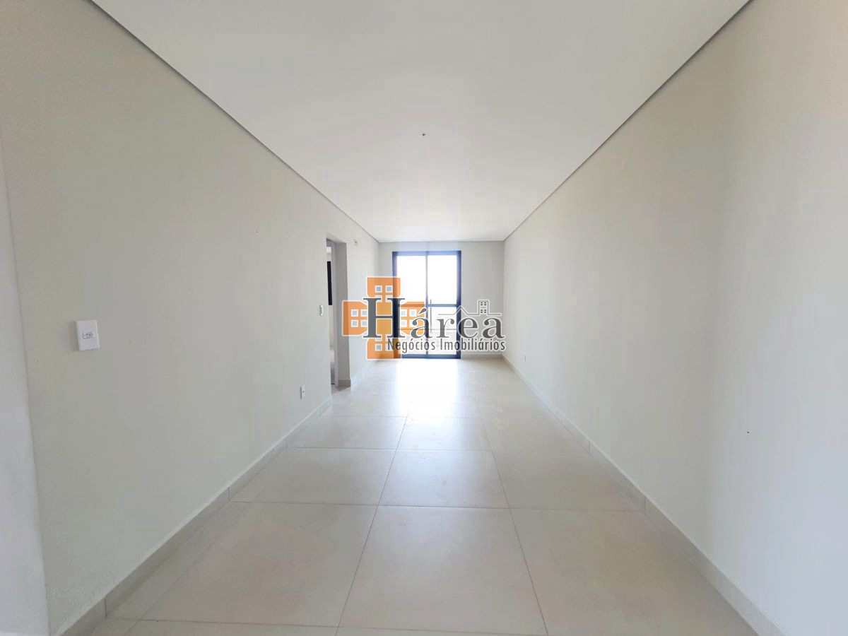 Apartamento à venda com 2 quartos, 70m² - Foto 2