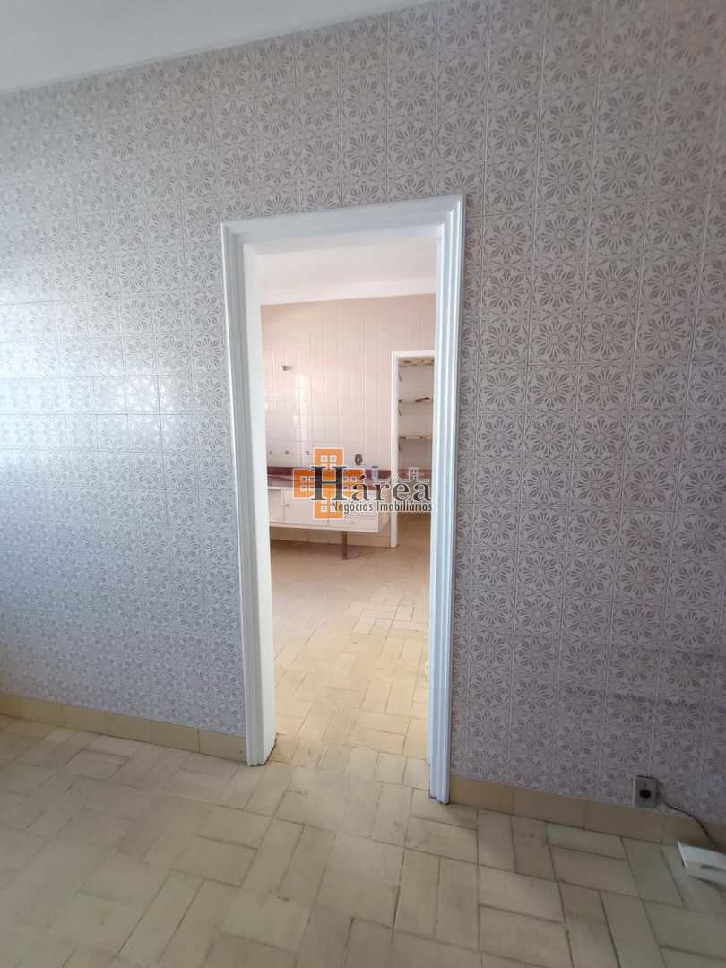 Casa à venda com 4 quartos, 300m² - Foto 13